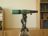 Default position of the telescope: The telesope points to the eastern horizon.